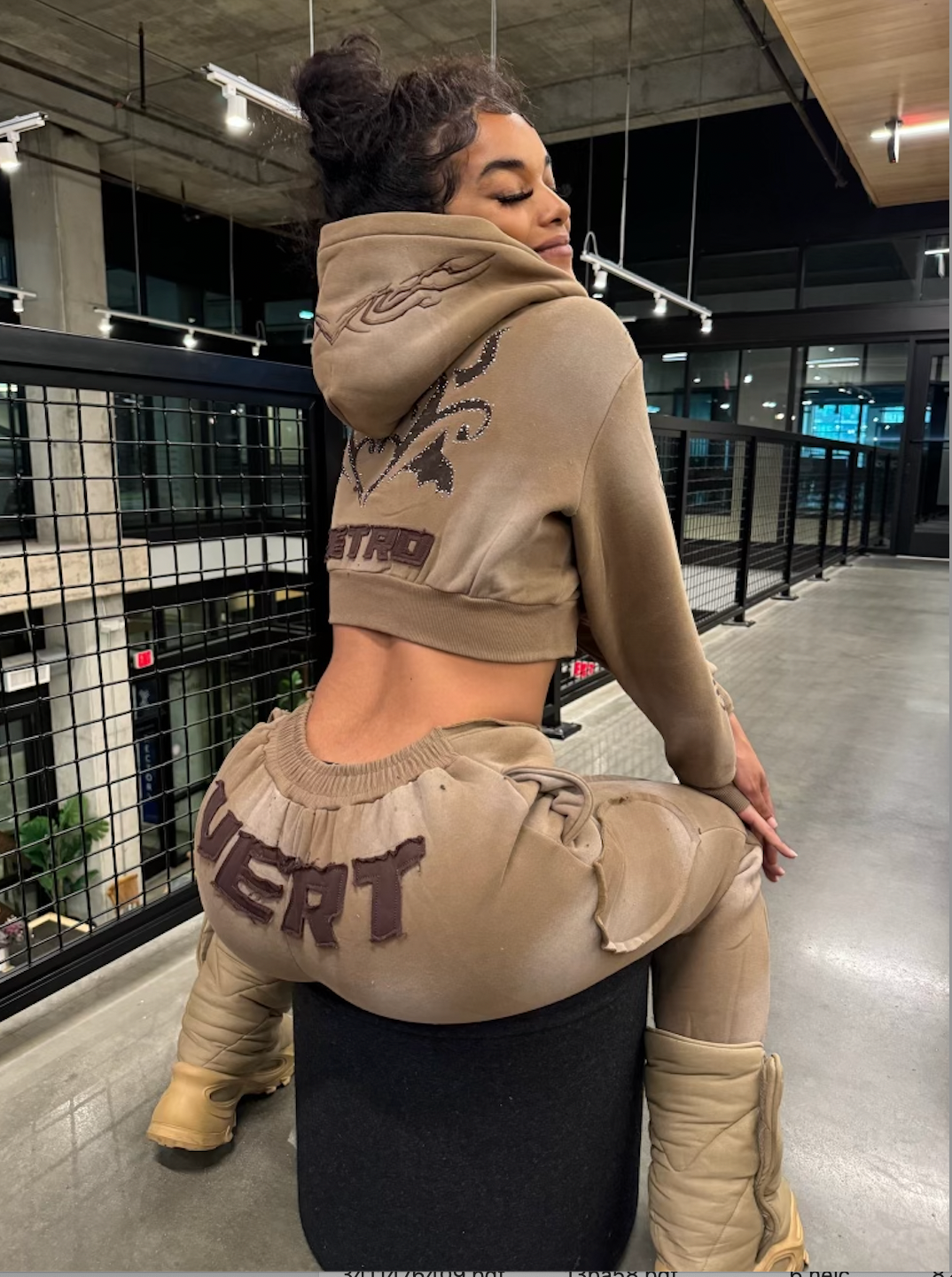 RETRO DISTRESSED CROPPED ZIP HOODIE SAND